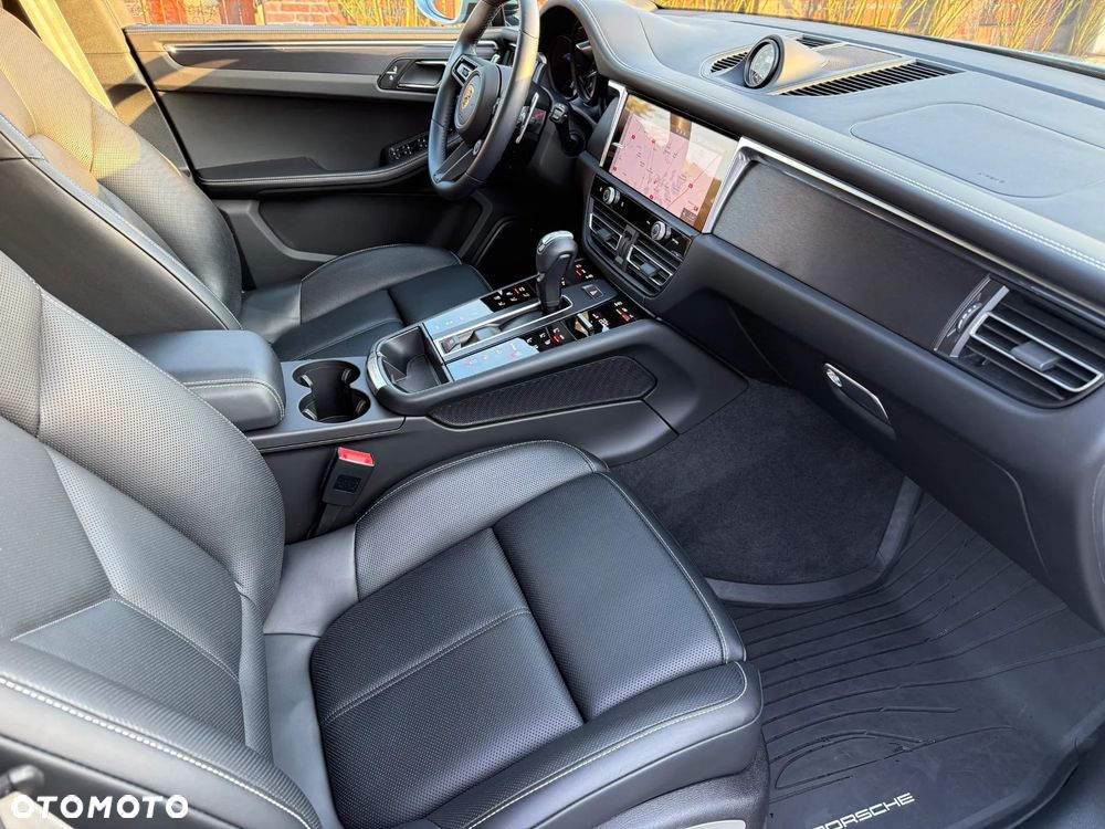 Porsche Macan - 25