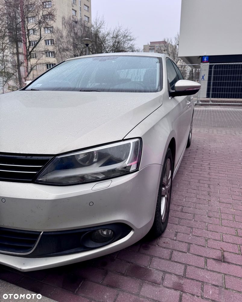 Volkswagen Jetta 1.6 TDI Highline Optimum - 6