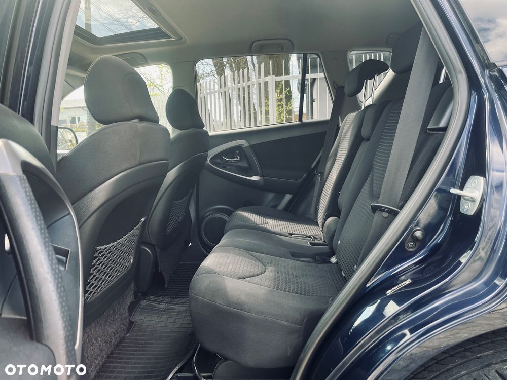 Toyota RAV4 2.0 VVT-i Sol - 18