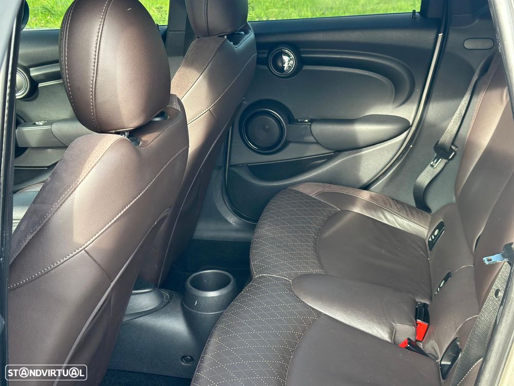 MINI 5 Portas Cooper D 60 Years Chili - 24