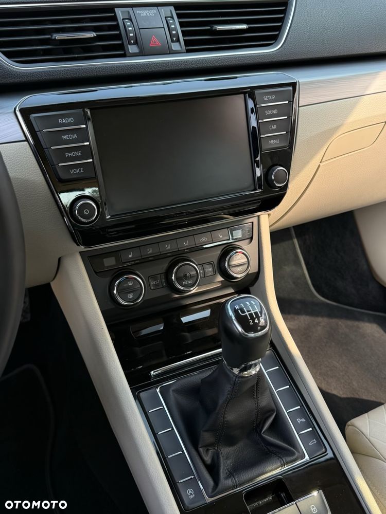 Skoda Superb 1.8 TSI Style - 16