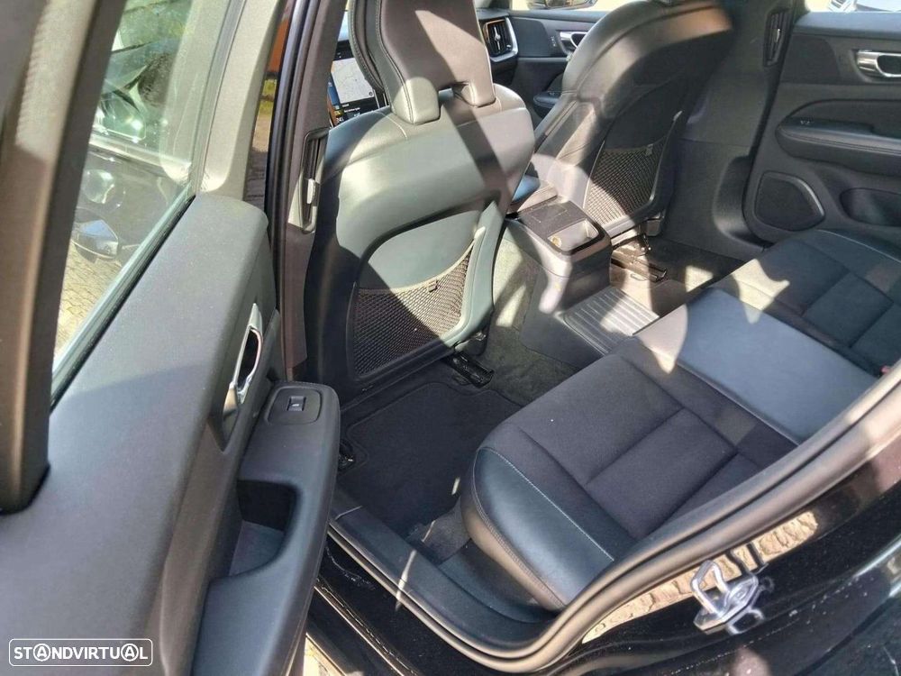 Volvo V60 2.0 T8 AWD TE Momentum - 16