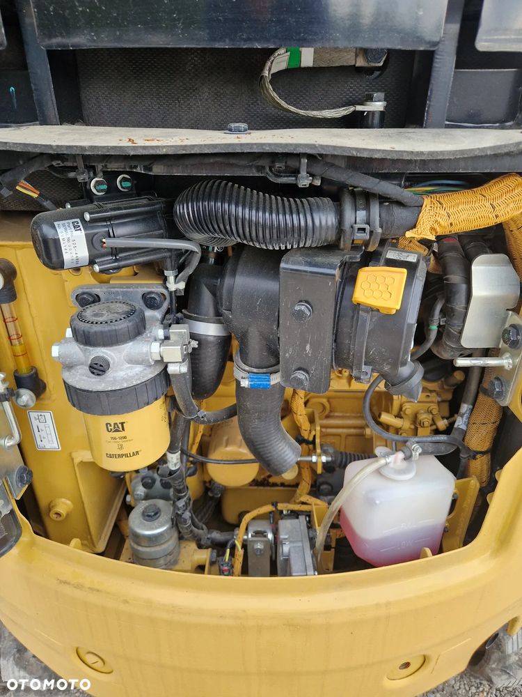 Caterpillar 301.8 - 9