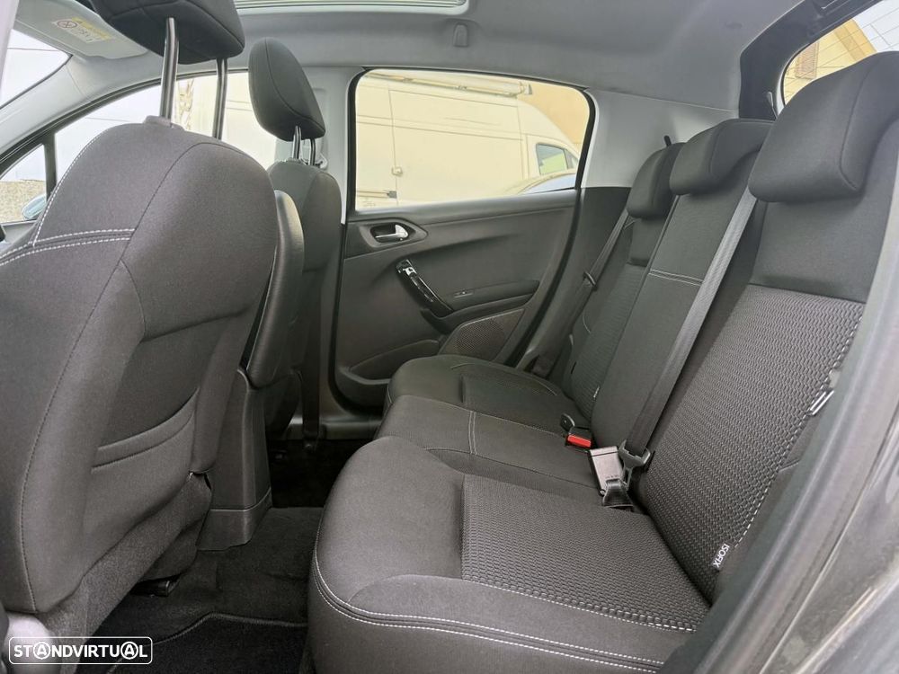 Peugeot 208 1.6 BlueHDi Allure - 19