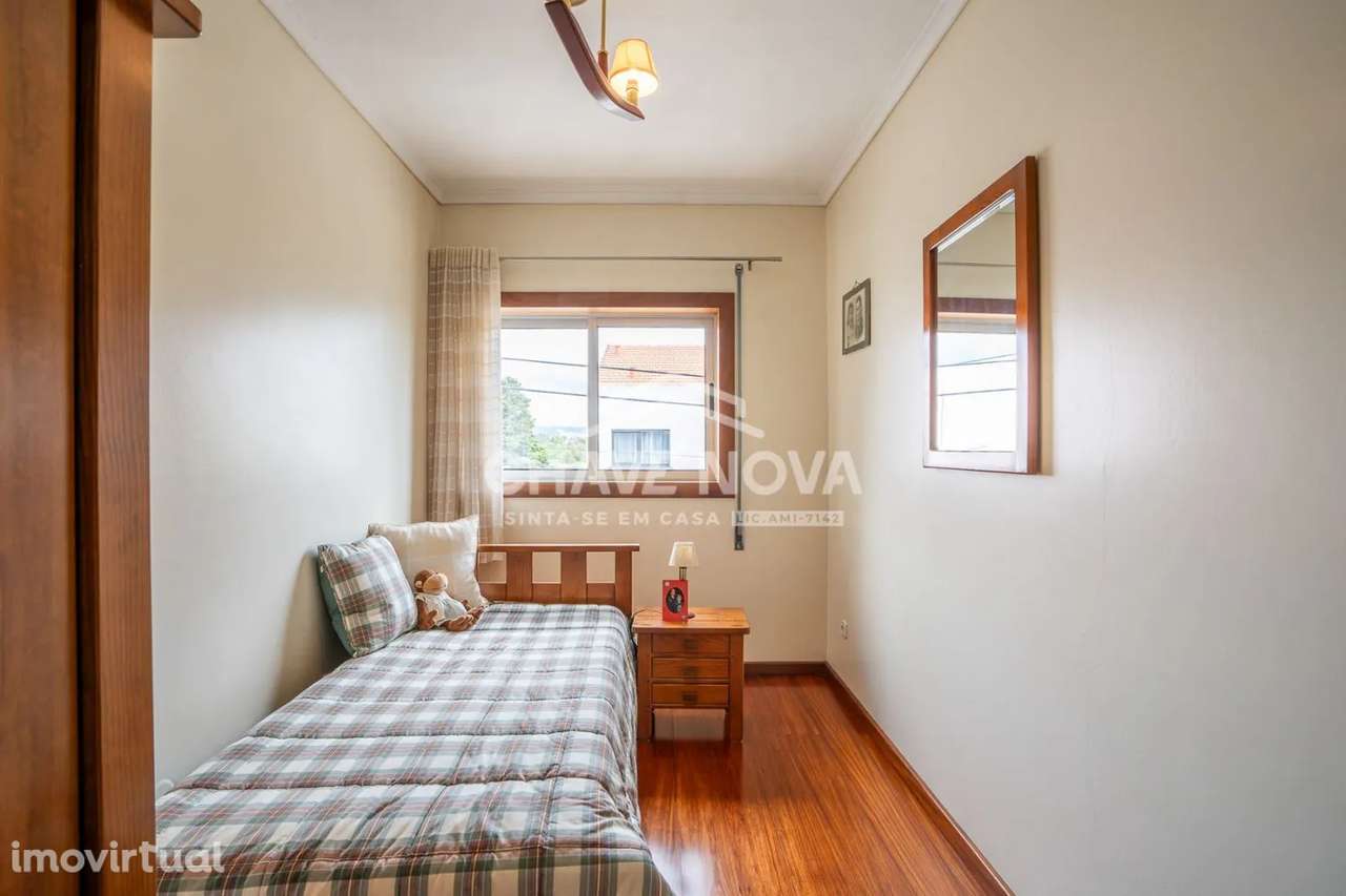 Moradia T4 com Jardim e Garagem a 3Km da Praia - Grande imagem: 3/25