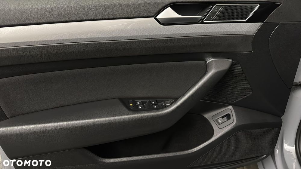 Volkswagen Passat Variant 2.0 TDI EVO Business DSG - 11