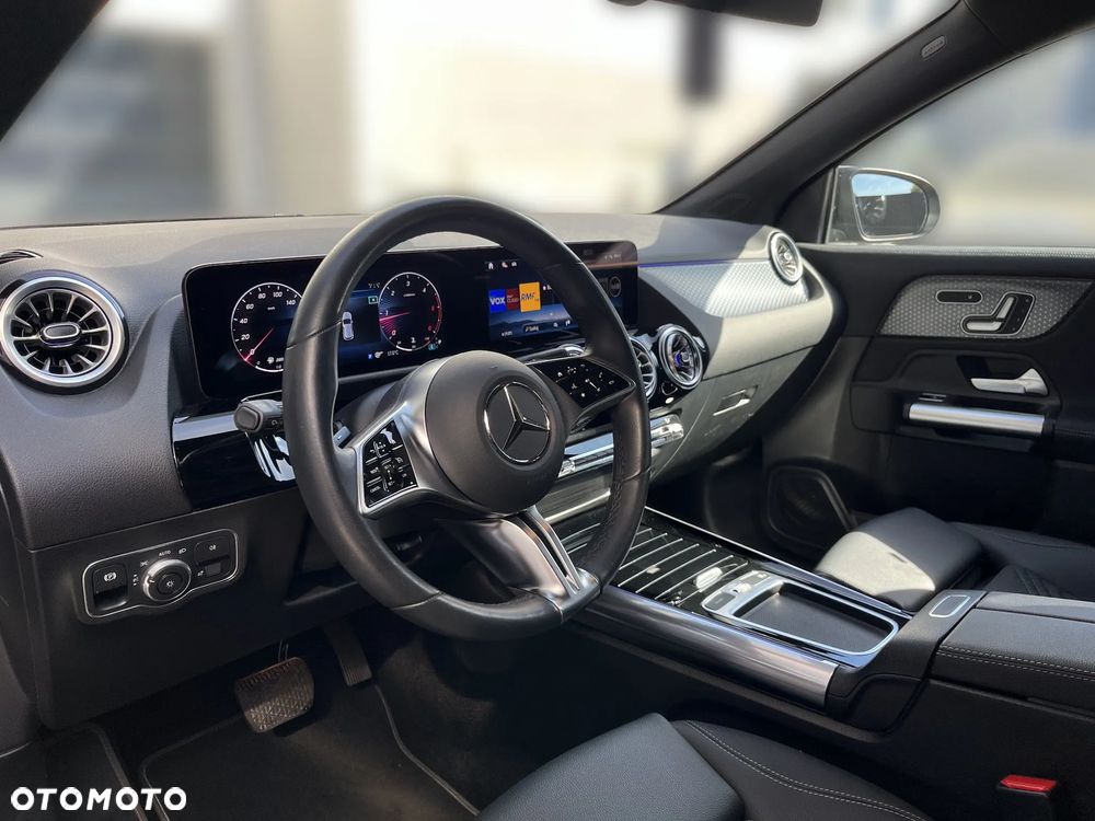 Mercedes-Benz GLA - 10