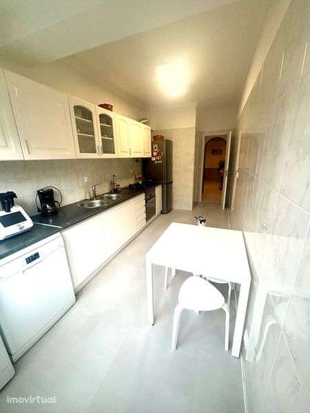 8 mins andando da Praia de Santo Amaro - Grande imagem: 2/12