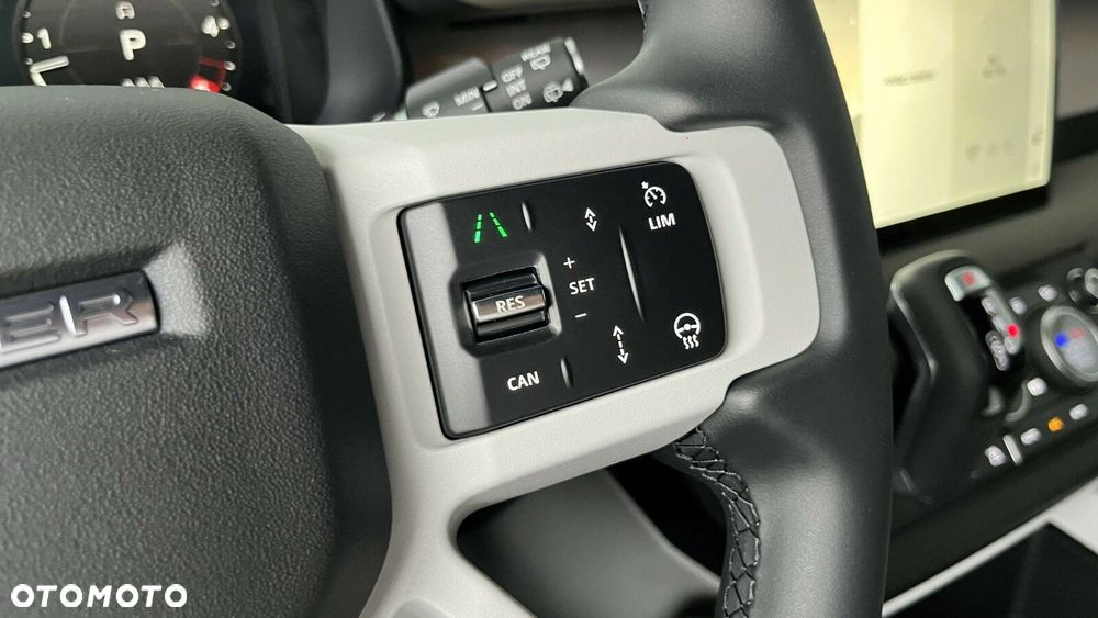 Land Rover Defender - 15