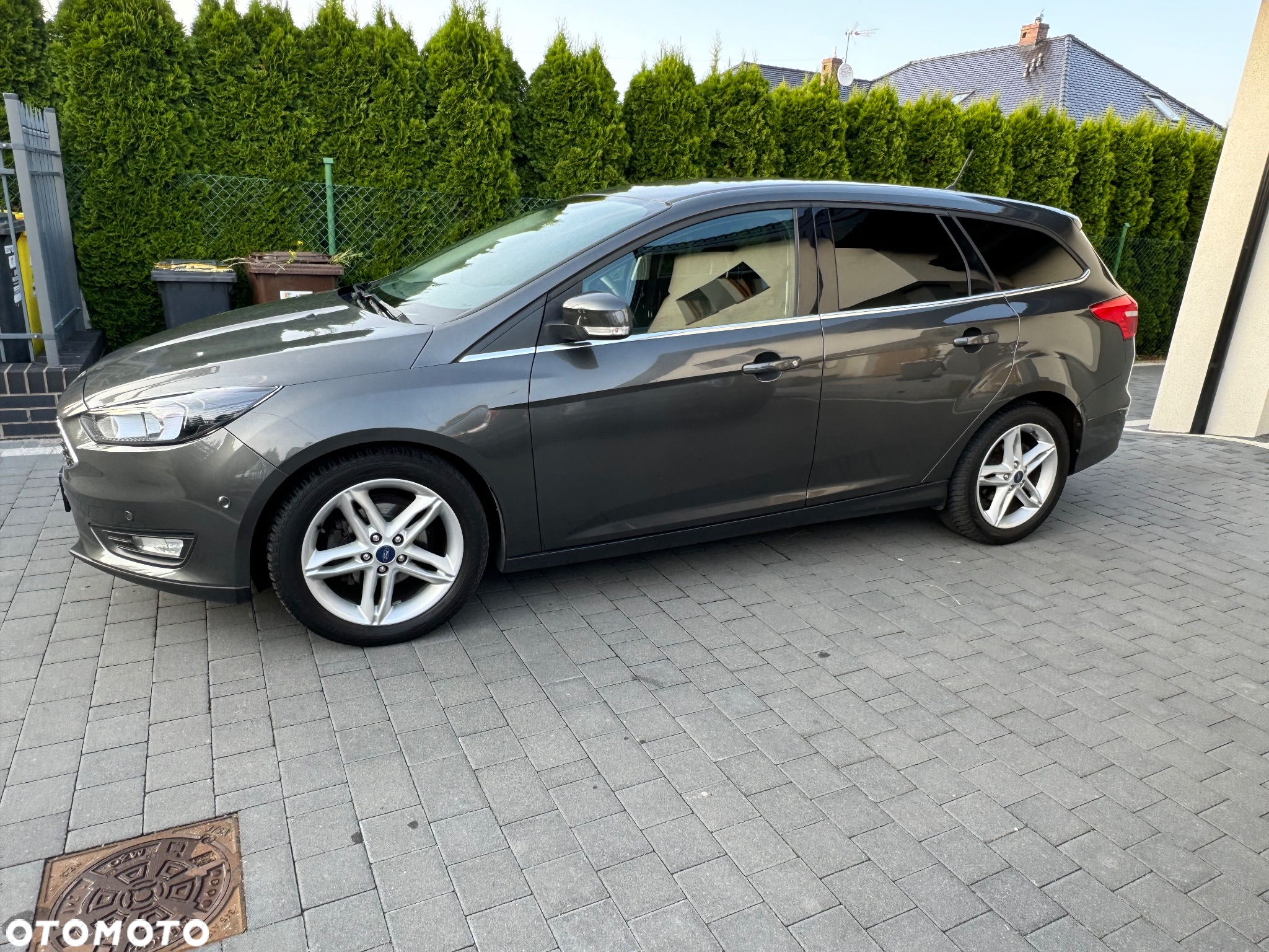 Ford Focus 1.0 EcoBoost Start-Stopp-System COOL&CONNECT DESIGN - 2