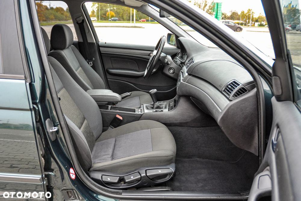 BMW Seria 3 316i Touring - 11