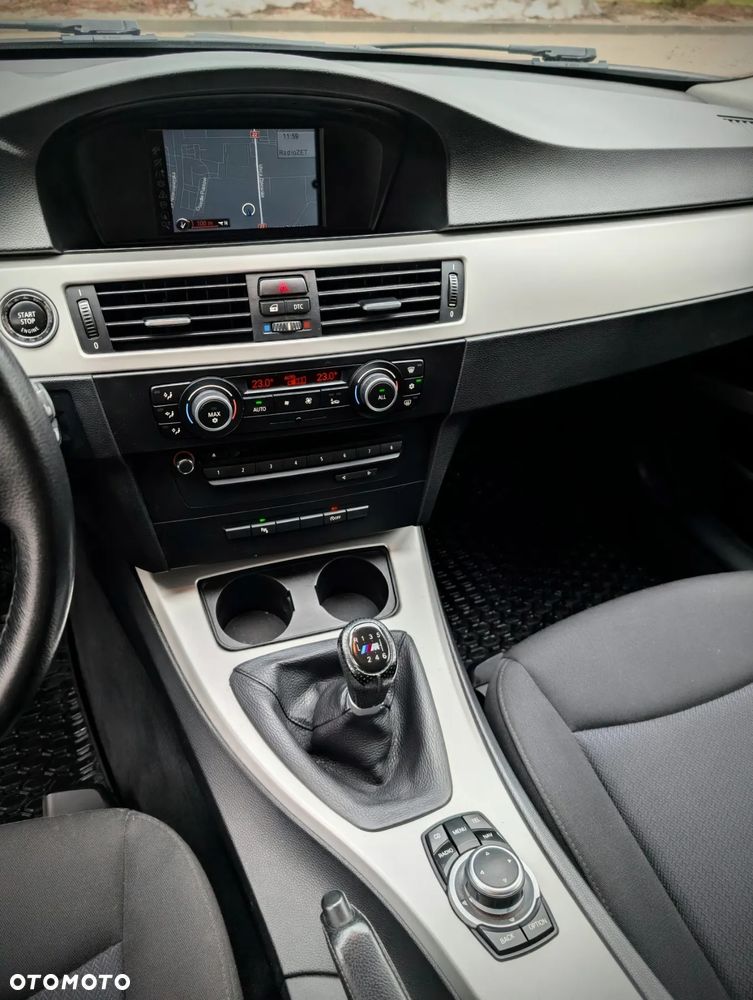 BMW Seria 3 318d - 17