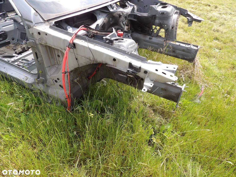 BMW - E93 - KOLOR A52/7 - PRZÓD - PODŁUŻNICA - PRAWA/LEWA - CENA ZA 1 SZT - 2