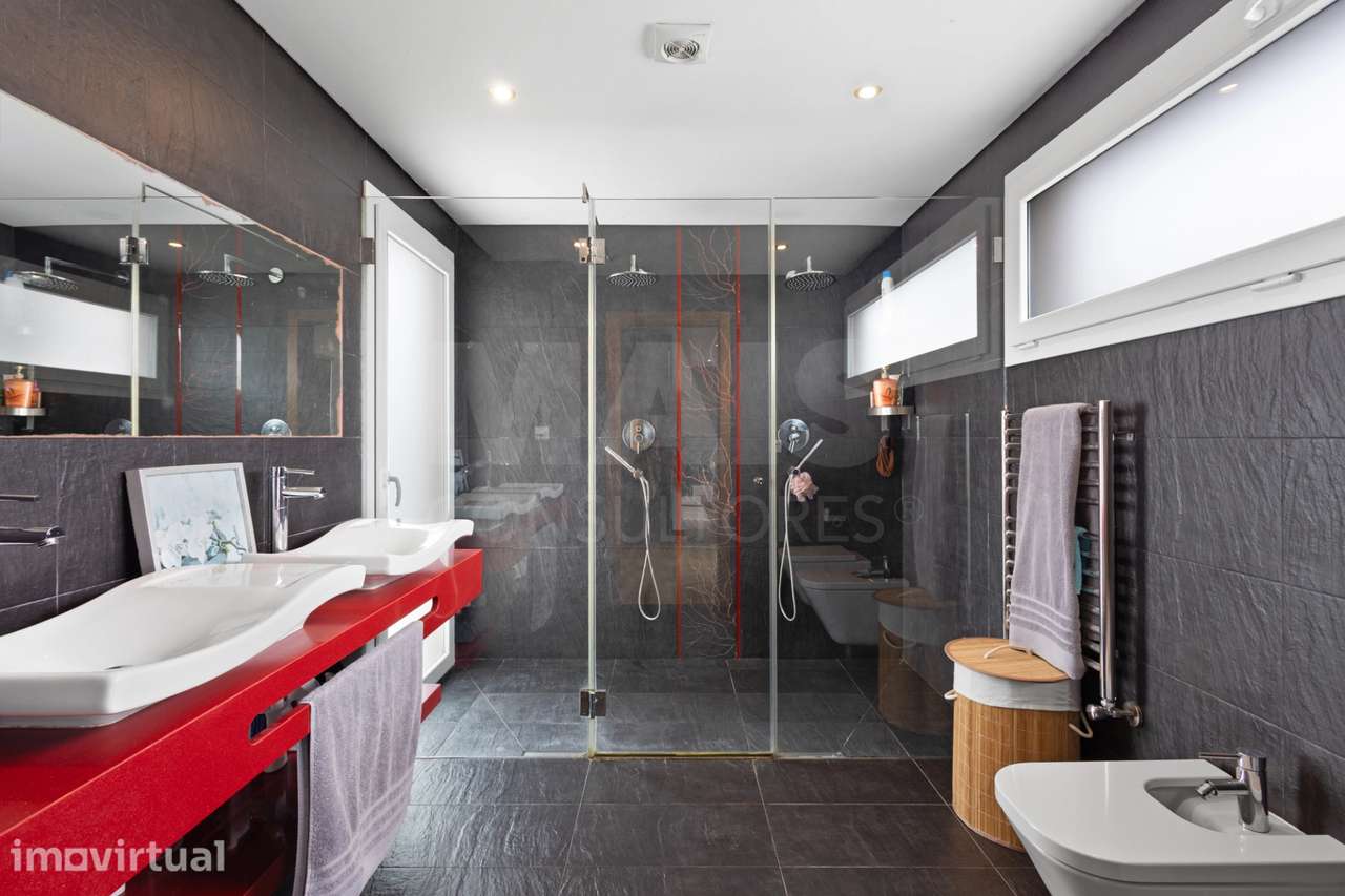 Deslumbrante Moradia T5 com Vista Mar, Piscina Privada e Excelente ... - Grande imagem: 5/50