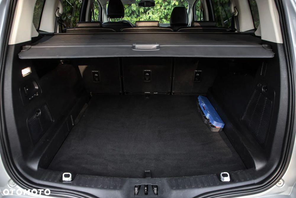 Ford S-Max - 16