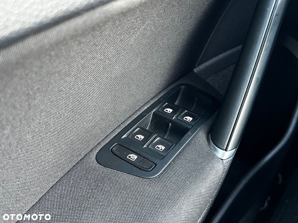 Volkswagen Golf 1.2 TSI BlueMotion Technology Lounge - 22