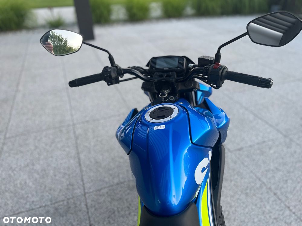 Suzuki GSX - 7