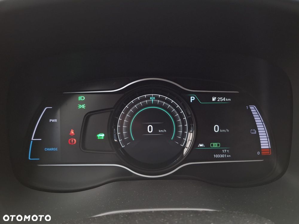 Hyundai Kona 39kWh Premium - 24