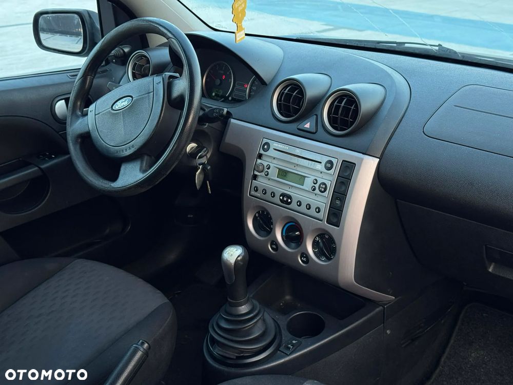 Ford Fiesta 1.6 TDCi Ambiente - 9