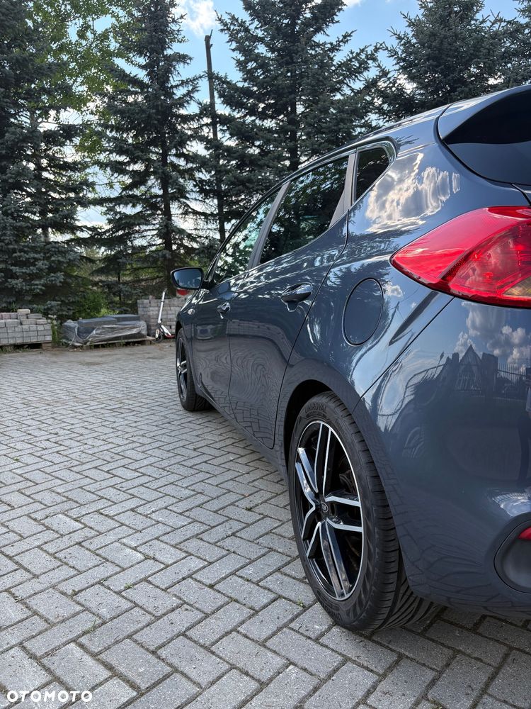 Kia Ceed 1.4 L - 9
