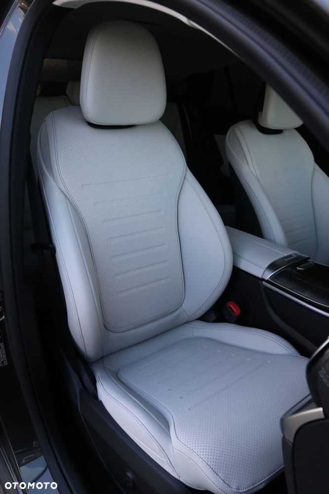 Mercedes-Benz GLC - 22