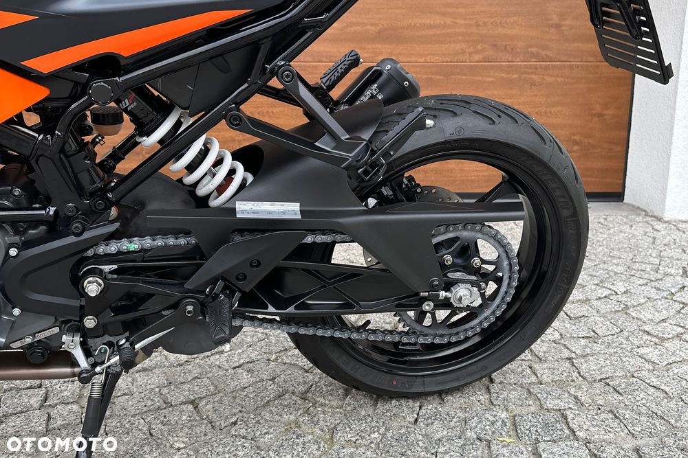 KTM RC 125 - 23