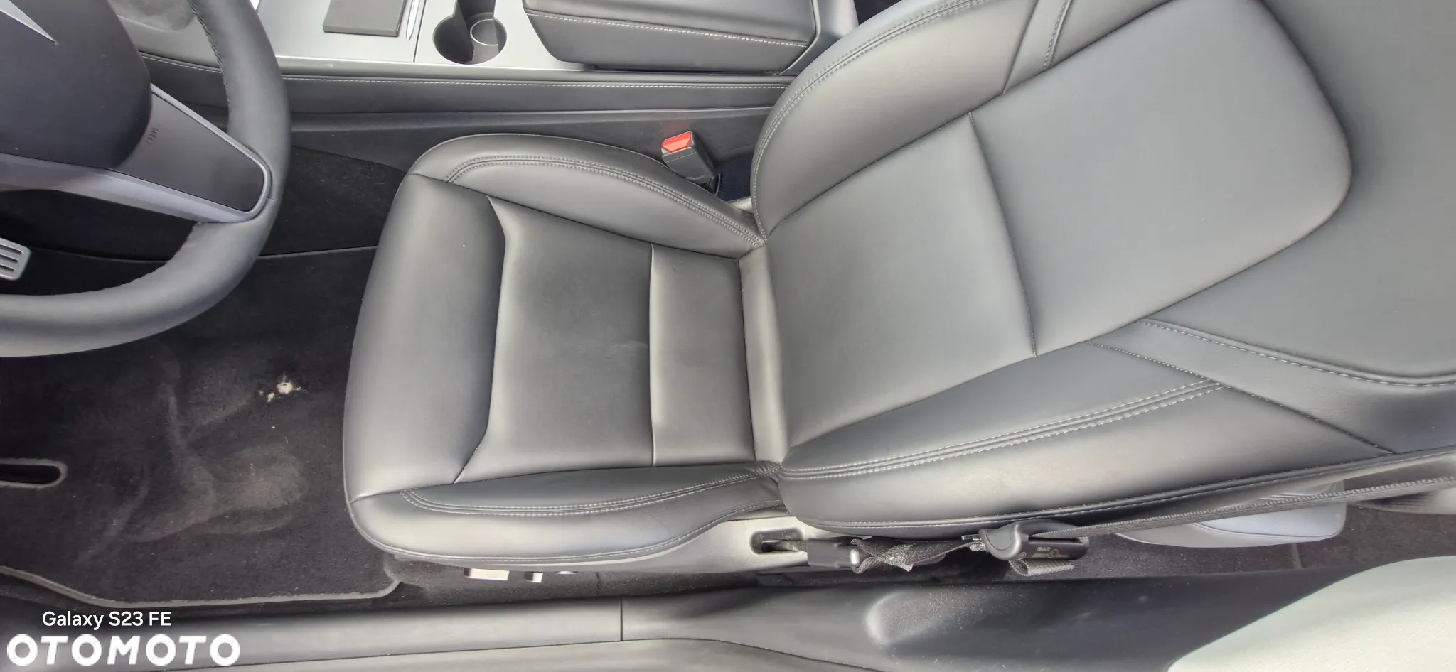 Tesla Y Performance AWD - 24