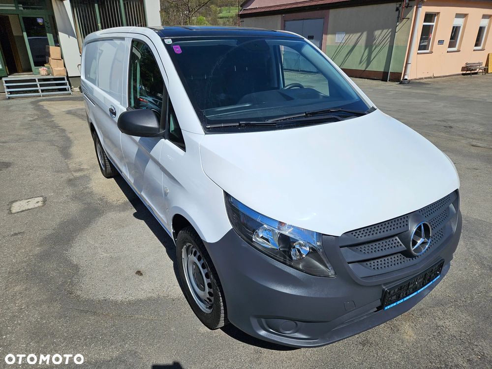 Mercedes-Benz VITO 4X4 LONG KLIMA AUTOMAT REJ.02 2021 3OSOBOWY CIEŻAROWY - 12