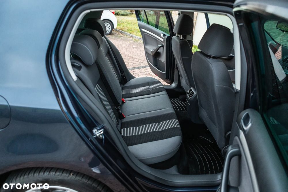 Volkswagen Golf - 33