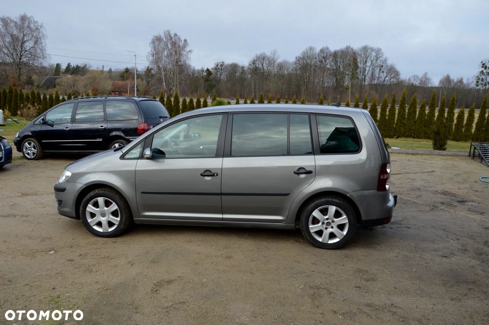Volkswagen Touran 1.9 TDI Highline - 19