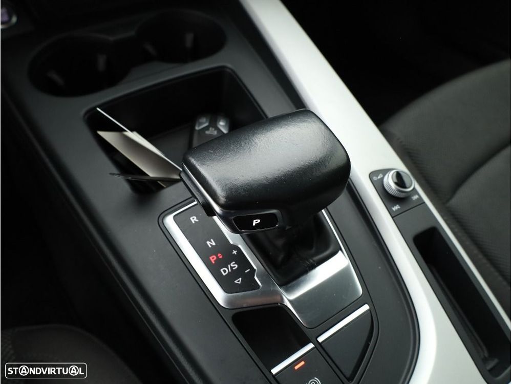 Audi A4 Avant 30 TDI Advanced S tronic - 20