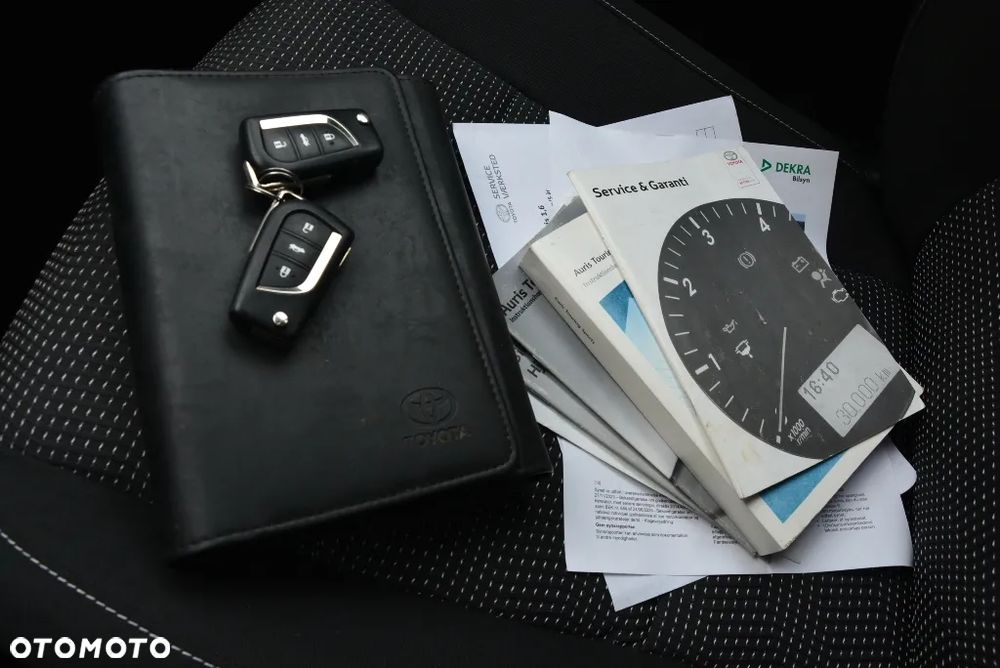 Toyota Auris 1.6 Premium Comfort - 12