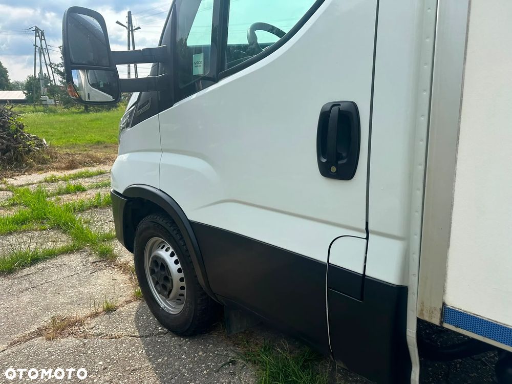 Iveco Daily 35-160 KONTENER+WINDA (udźwig 750kg) 2.3 diesel 156 kM automat 2021 DRZWI W KONTENERZE Z OBU STRON, WEBASTO, KAMERA COFANIA, GOTOWY DO PRACY! - 13