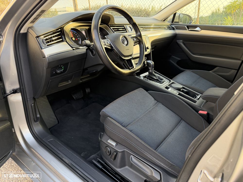 VW Passat Variant - 13