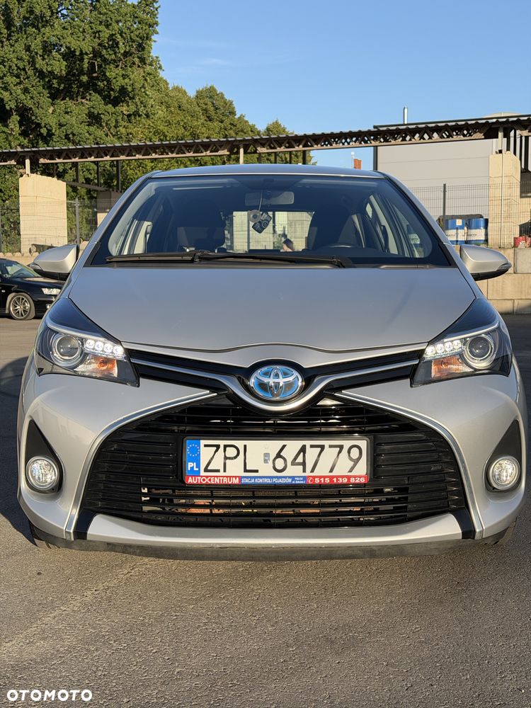 Toyota Yaris Hybrid 100 Premium EU6 - 2