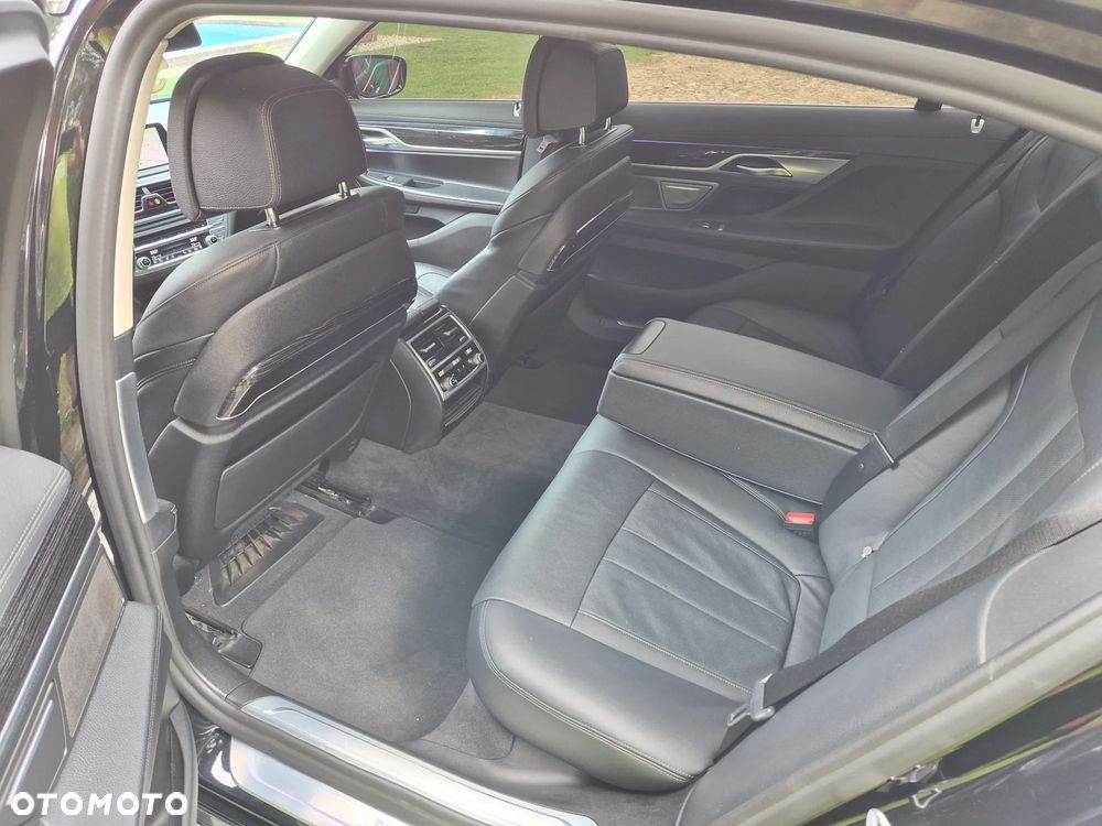 BMW Seria 7 740Li - 10