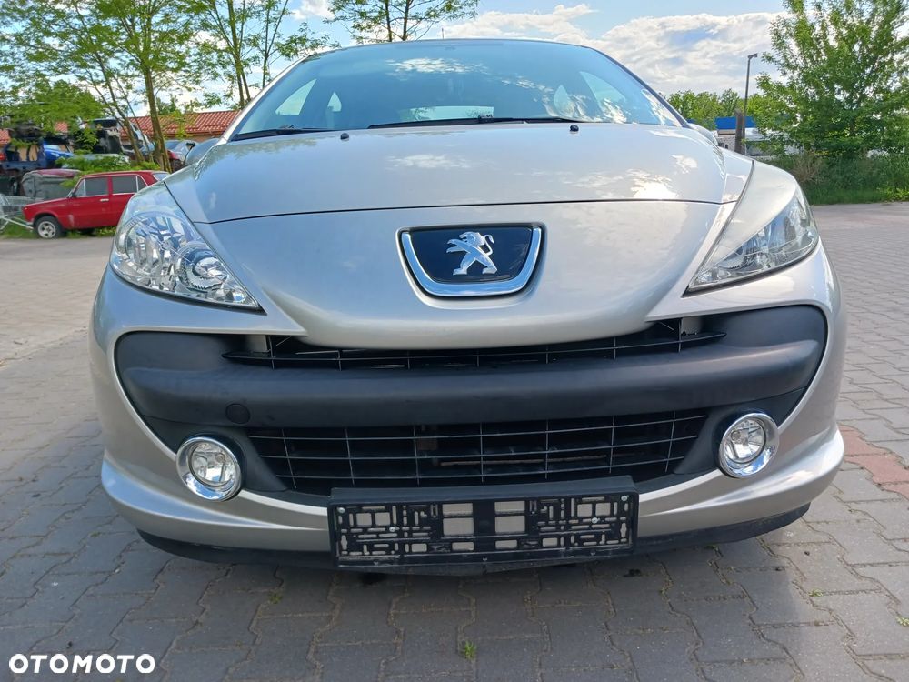 Peugeot 207 Silnik 1,4 16V VTI 70kW 95KM EP3 8FS EP3C skrzynia biegów kolektor przepustnica wtrysk listwa wtryskowa pompa wspomagania abs alternator sprężarka kompresor klimatyzacji skrzynia biegów sprzęgło drzwi ETSC srebrne klapa maska zderzak lusterko listwa klamka zamek wahacz czujnik ciśnienia doładowania mikrostyk blenda pas konsola schowek boczek drzwi fotel fotele magistrala wody podsufitka panel sterownik wyświetlacz moduł szyba czołowa poduszka kierownica manetki zwijak radio mechanizm szyb wydech tłumik mcperson zacisk hamulcowy lampa felga moduł BSM BSI lampa europa zbiorniczek rura przewód wyświetlacz NA CZĘŚCI WSZYSTKIE CZĘŚCI - 4