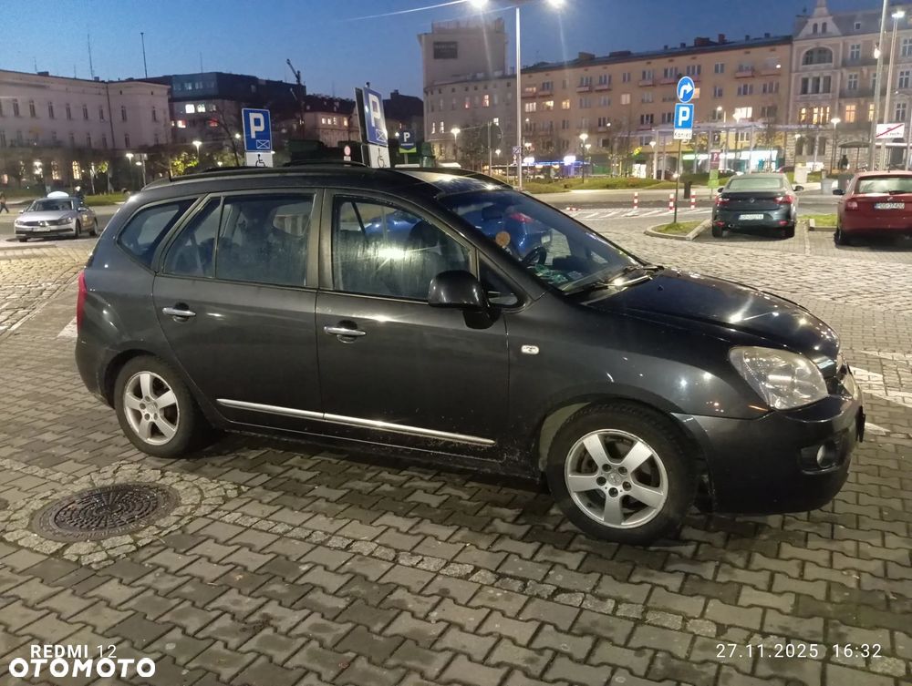 Kia Carens CRDi DPF LX - 1