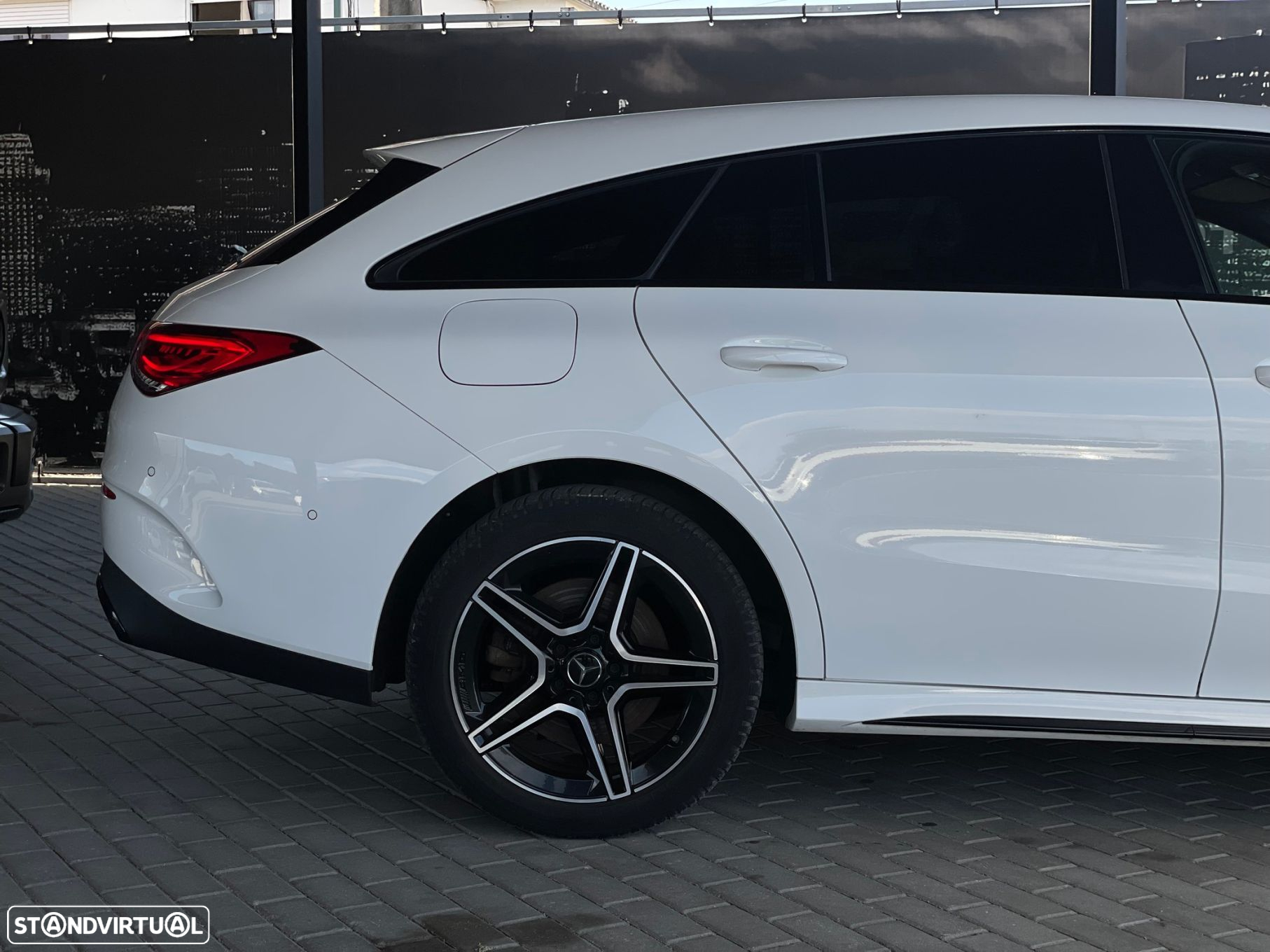 Mercedes-Benz CLA 250 e Shooting Brake AMG Line - 8