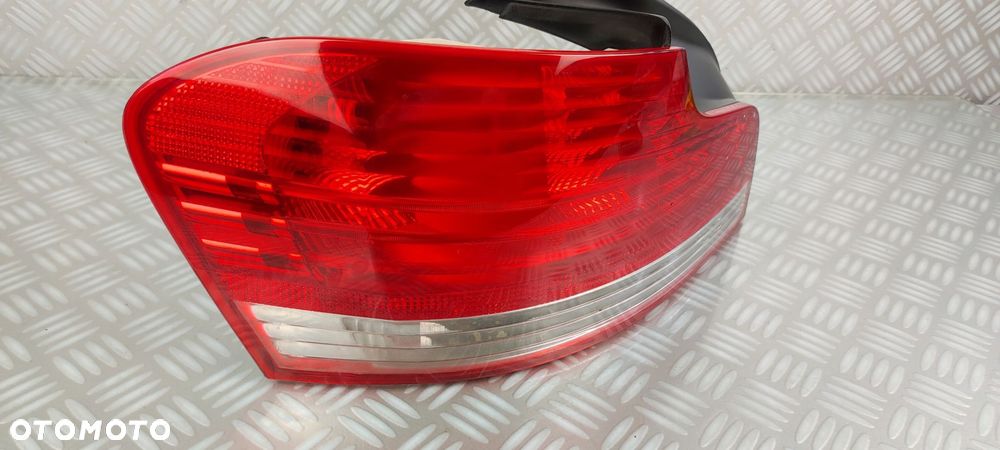 6924519 lampa lewa lewy tylna tył w błotnik BMW E82 E88 COUPE EUROPA - 8