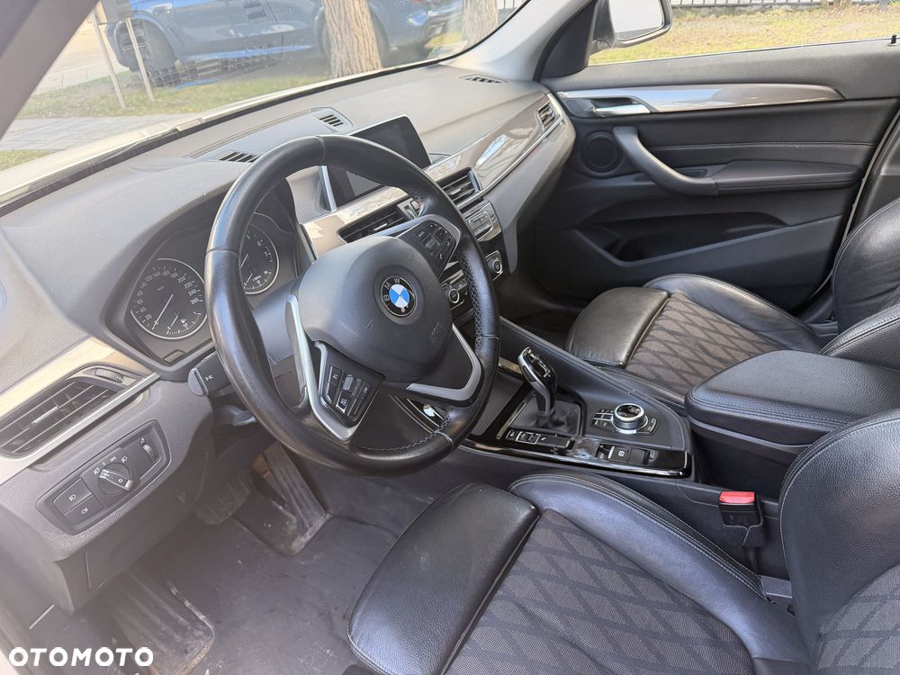 BMW X1 sDrive18i xLine - 8