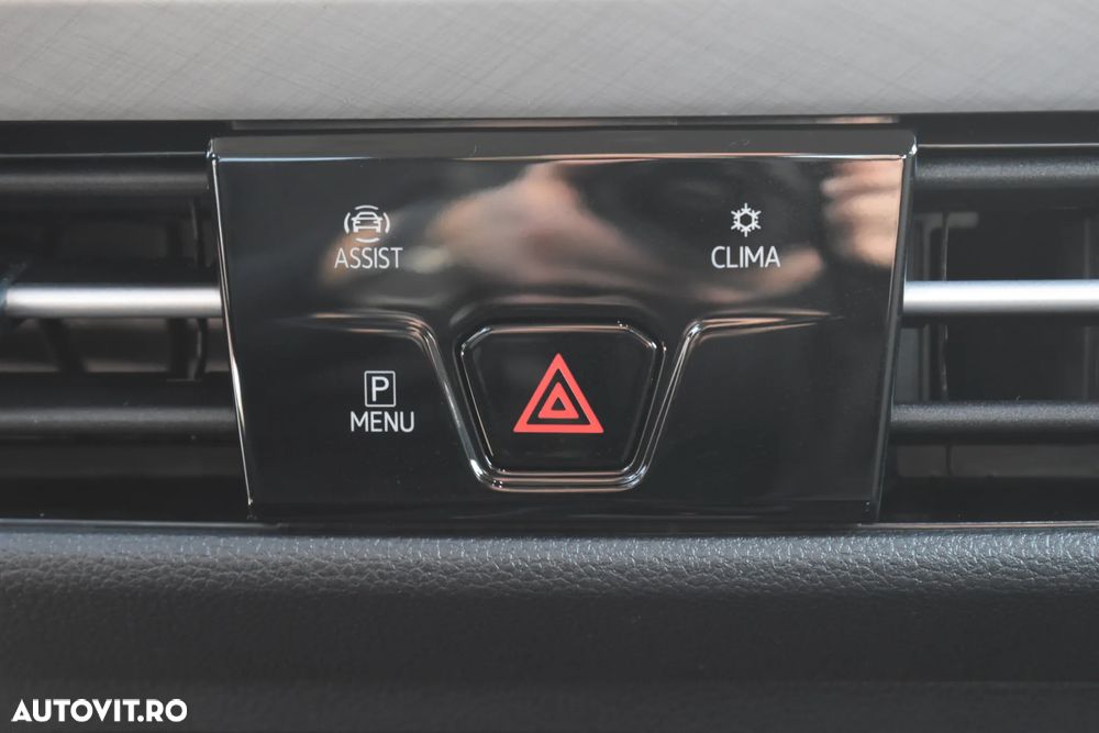 Volkswagen Golf 1.5 eTSI DSG MHEV Life - 29