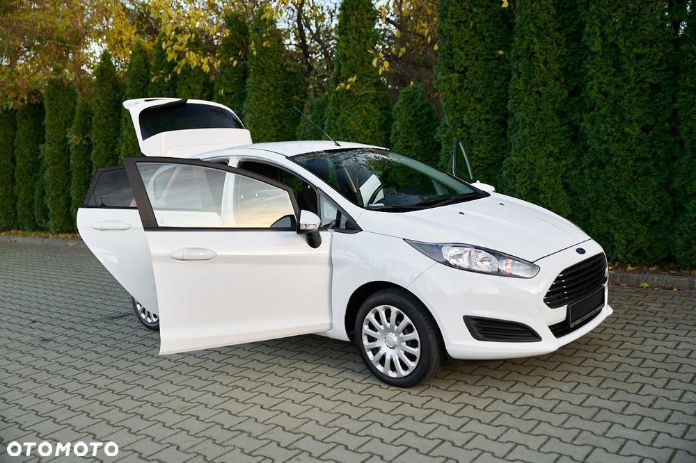 Ford Fiesta - 32