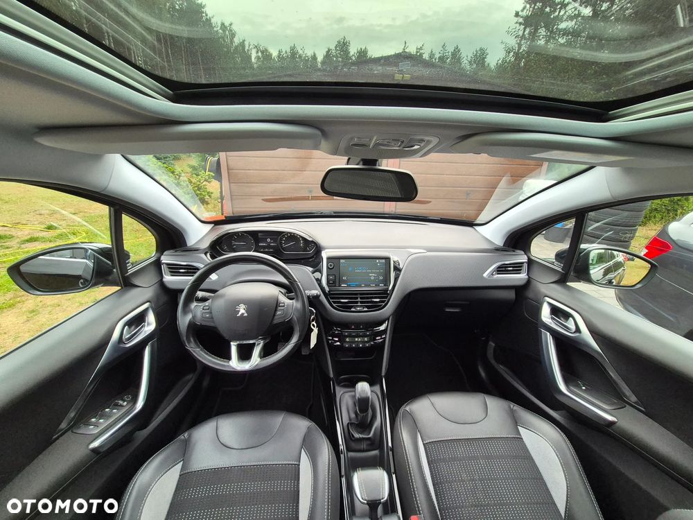 Peugeot 2008 1.2 Pure Tech Allure S&S - 10