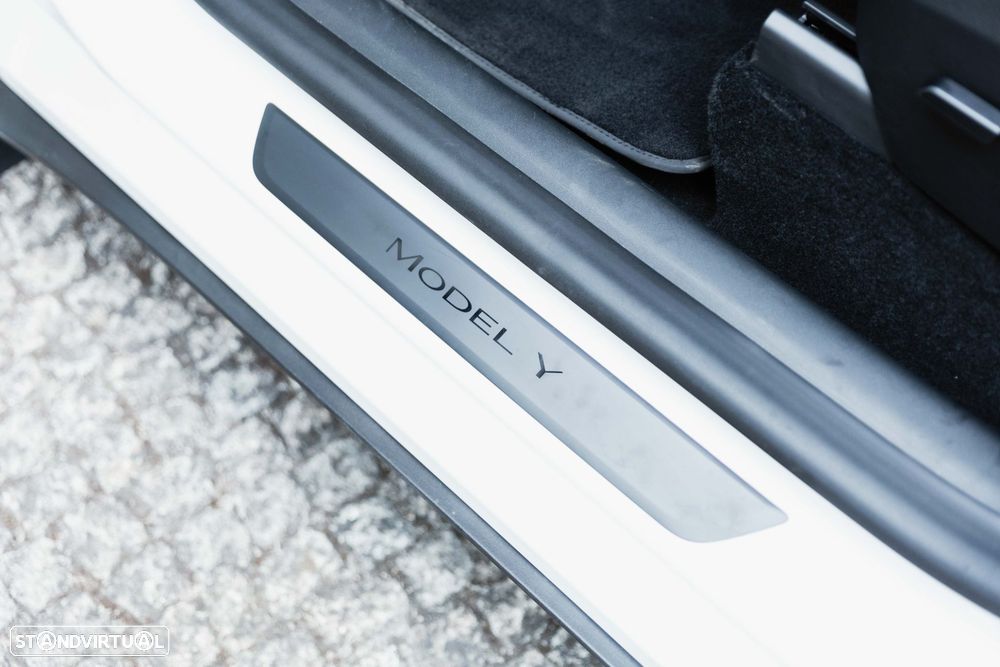 Tesla Model Y Long Range Tração Integral - 16