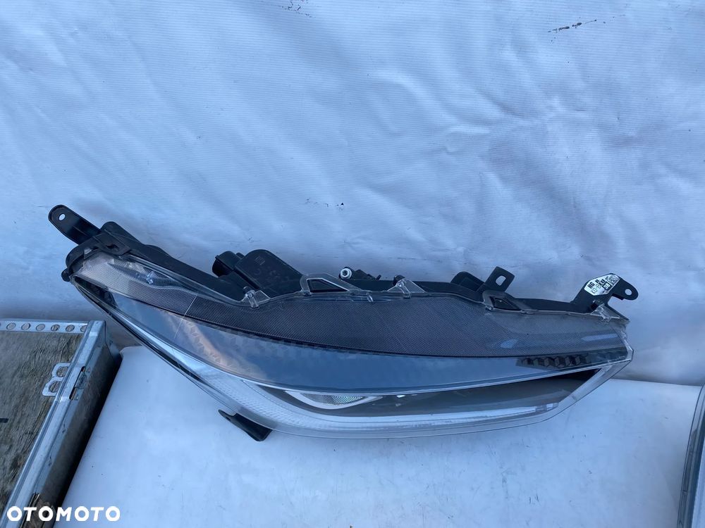 lampa toyota yaris IV full led prawa EU cała - 3