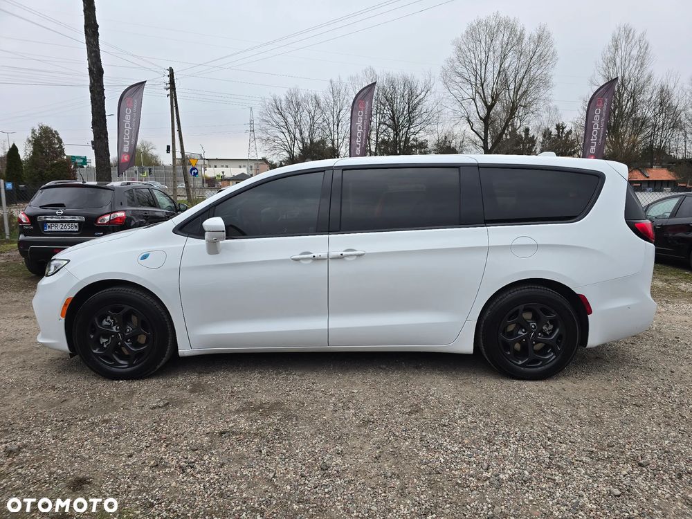 Chrysler Pacifica - 5