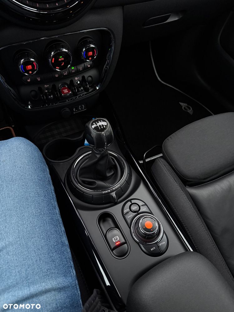 MINI Clubman Cooper Untold Edition - 26