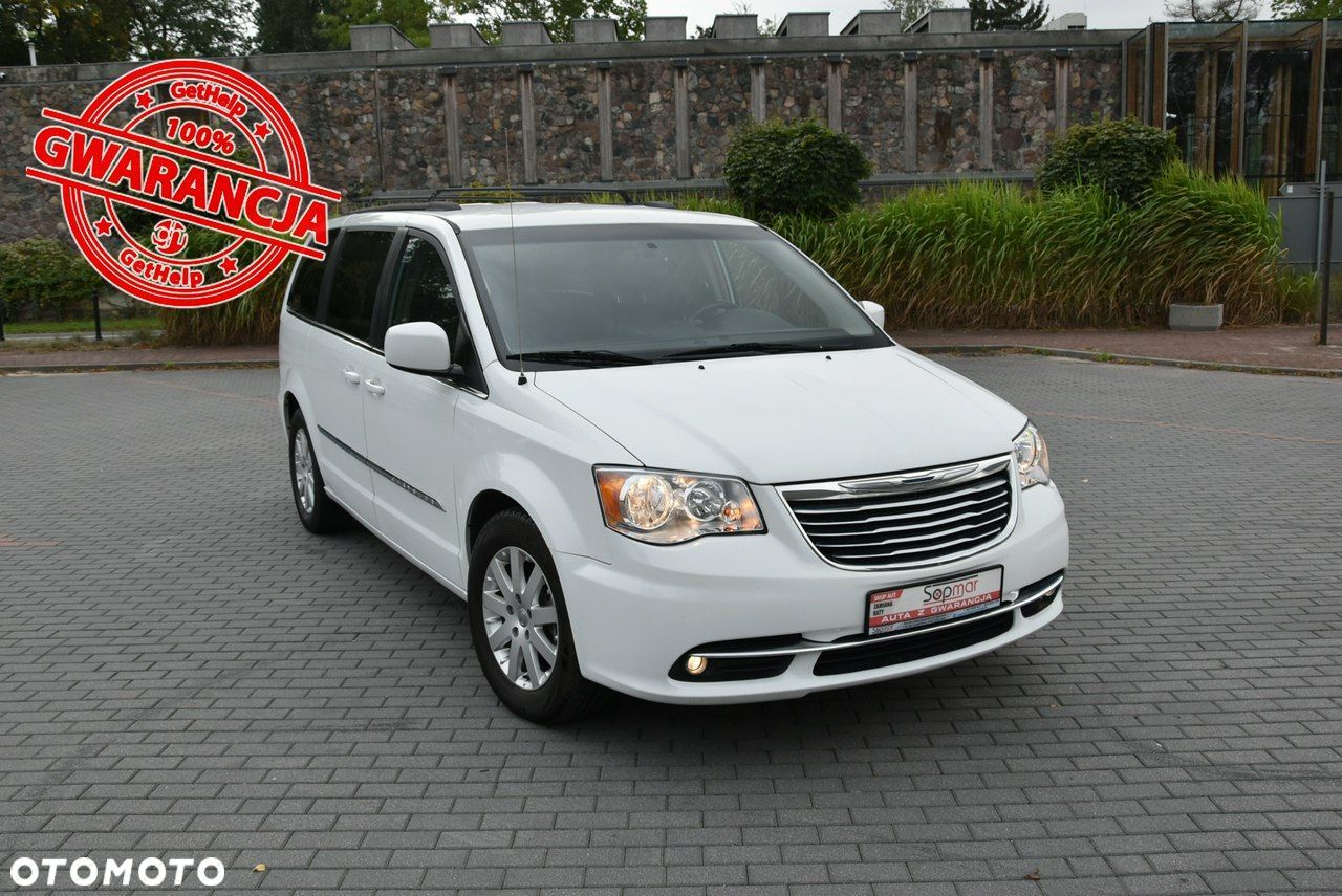 Chrysler Town & Country - 1