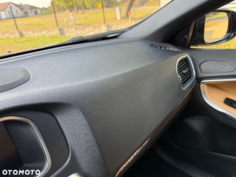 Volvo V40 Cross Country D2 Momentum - 24